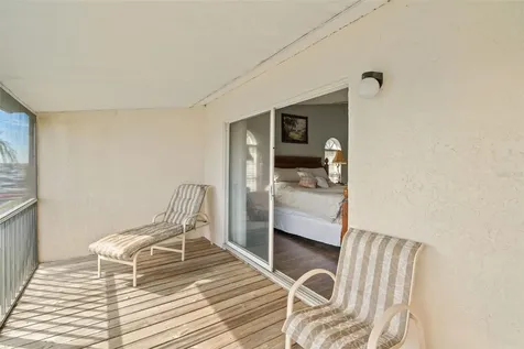 637 Pinellas Bayway S St Petersburg FL 33715