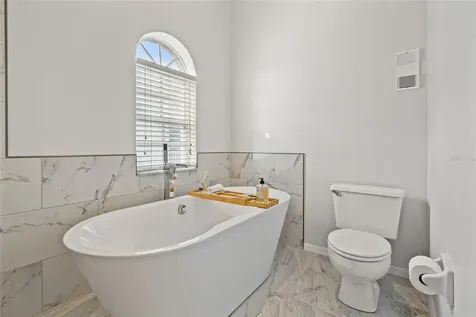 637 Pinellas Bayway S St Petersburg FL 33715
