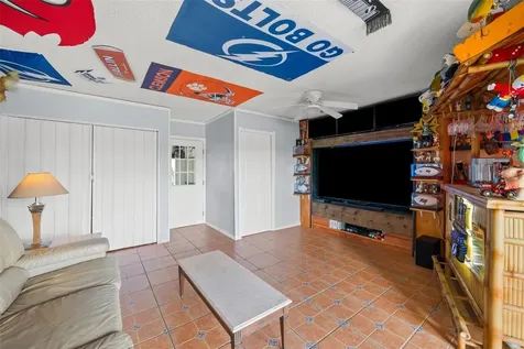 637 Pinellas Bayway S St Petersburg FL 33715
