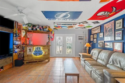 637 Pinellas Bayway S St Petersburg FL 33715