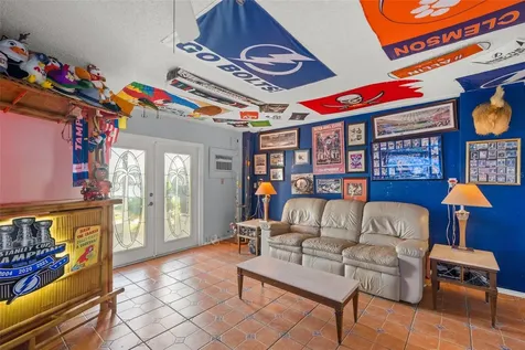 637 Pinellas Bayway S St Petersburg FL 33715