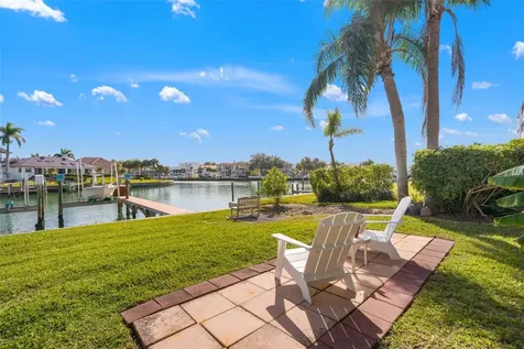 637 Pinellas Bayway S St Petersburg FL 33715