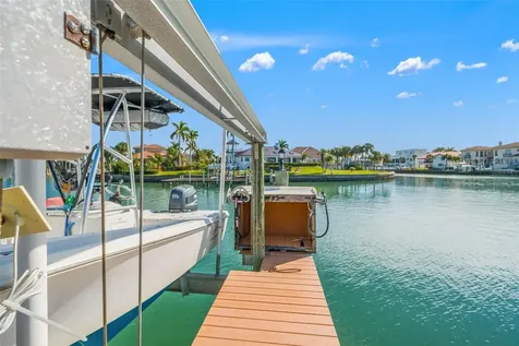 637 Pinellas Bayway S St Petersburg FL 33715