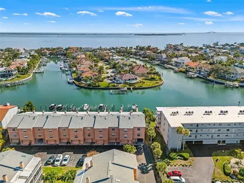 637 Pinellas Bayway S St Petersburg FL 33715