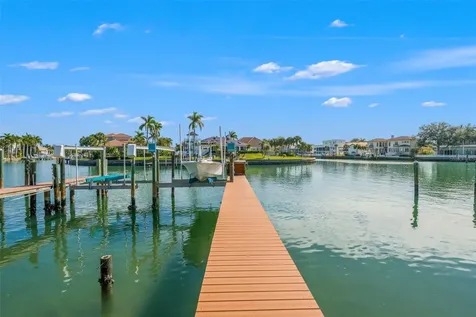 637 Pinellas Bayway S St Petersburg FL 33715