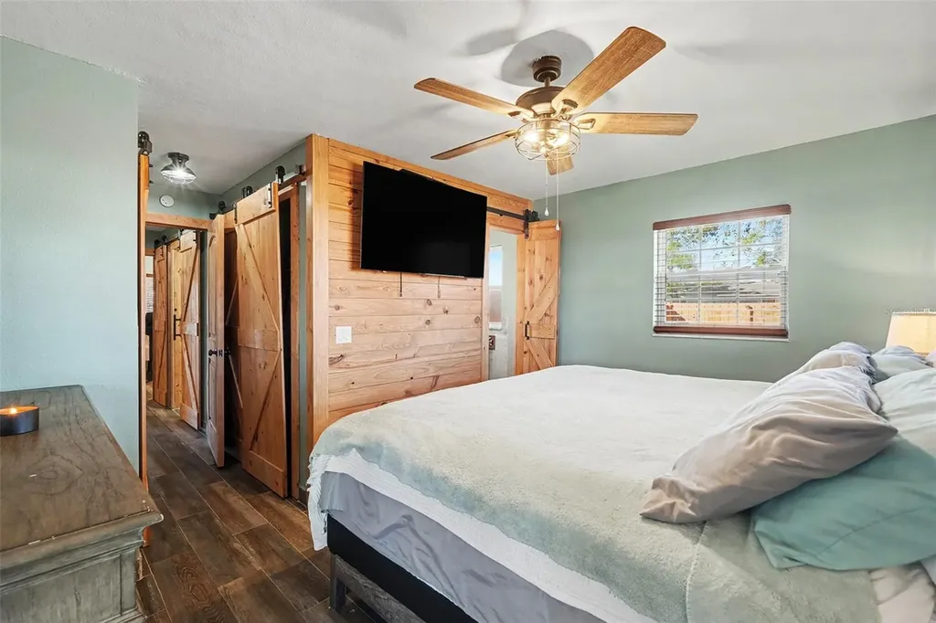 557 Flame Tree Drive Apollo Beach FL 33572
