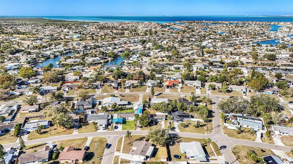 557 Flame Tree Drive Apollo Beach FL 33572