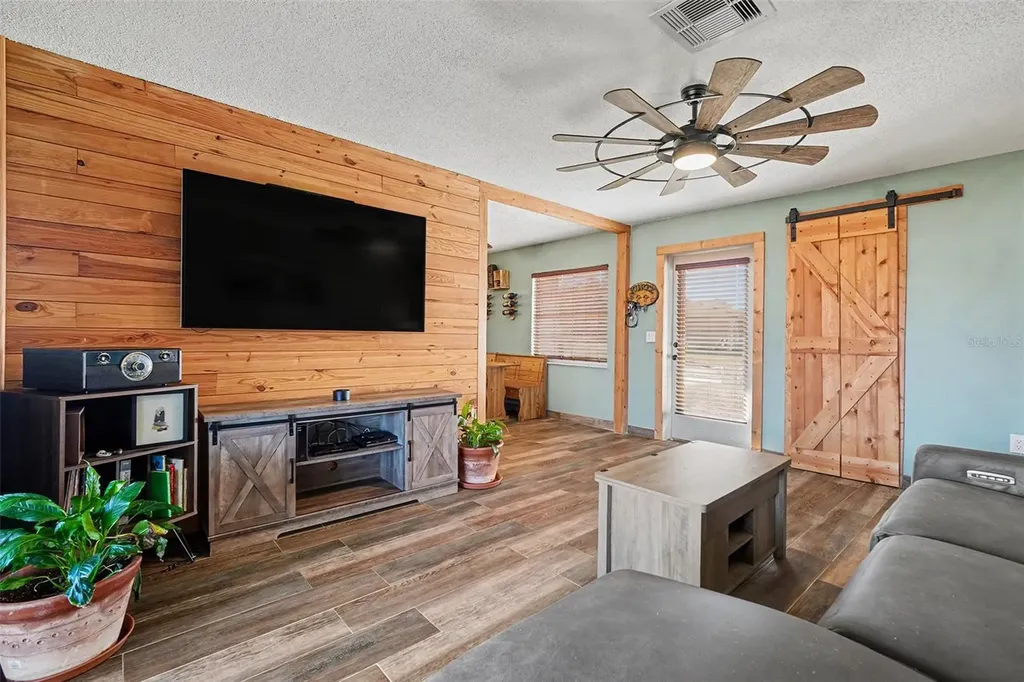 557 Flame Tree Drive Apollo Beach FL 33572