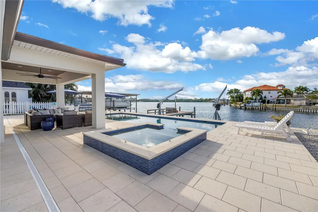 1180 Cordova Boulevard NE St Petersburg FL 33704