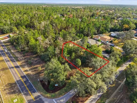 118 Oak Village Boulevard Homosassa FL 34446