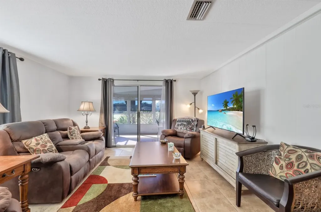 2100 Kings Highway Port Charlotte FL 33980