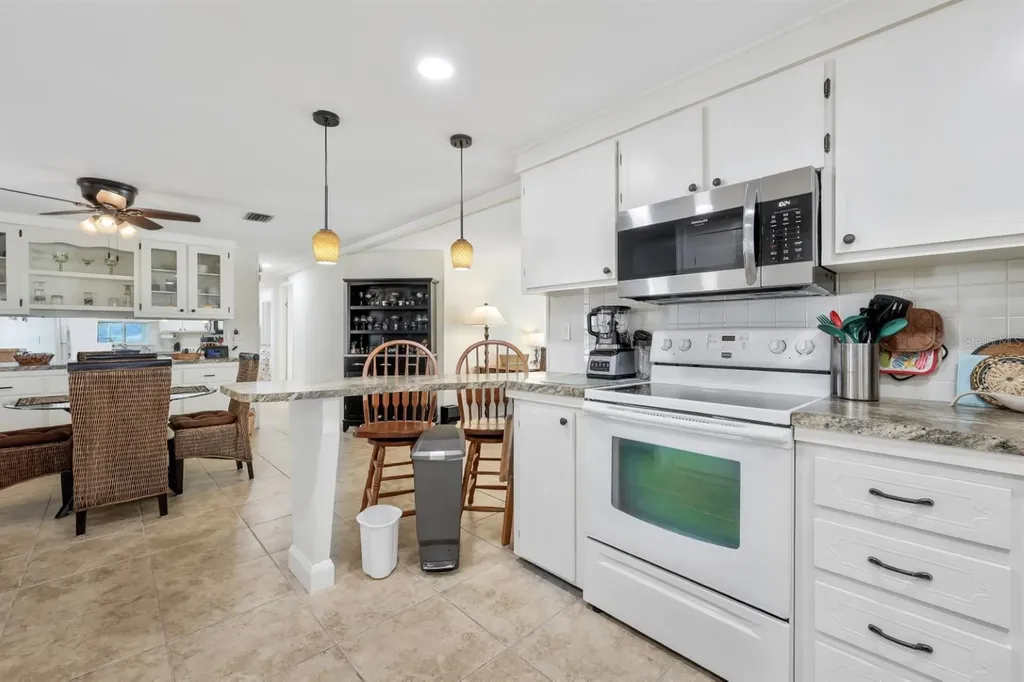 2100 Kings Highway Port Charlotte FL 33980