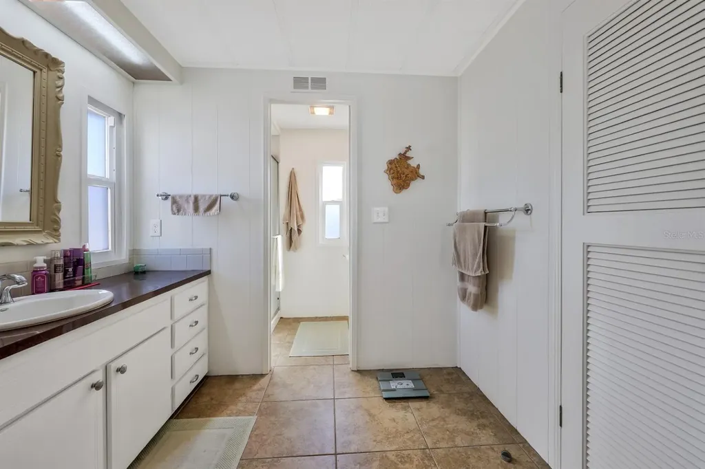 2100 Kings Highway Port Charlotte FL 33980