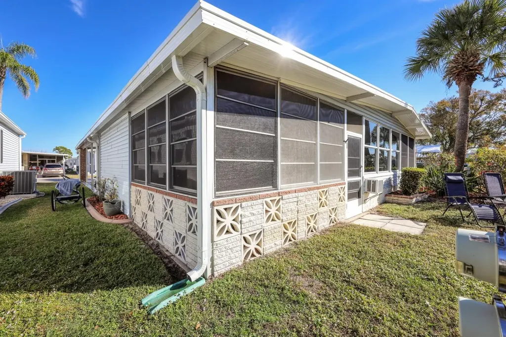 2100 Kings Highway Port Charlotte FL 33980