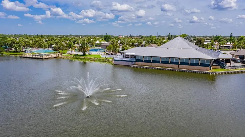 2100 Kings Highway Port Charlotte FL 33980