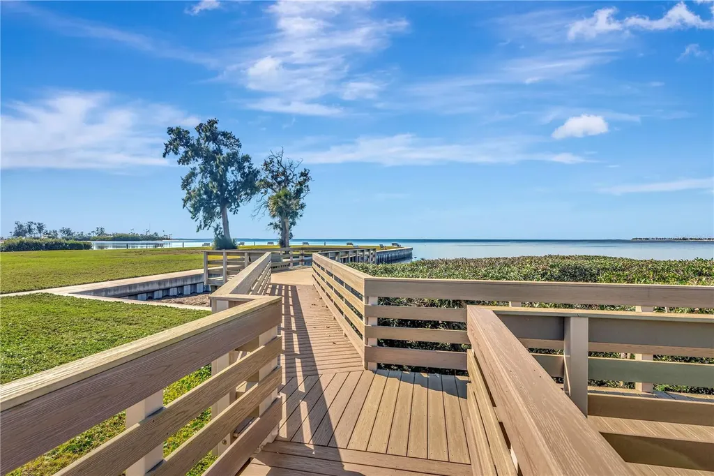 341 Windrush Loop Tarpon Springs FL 34689