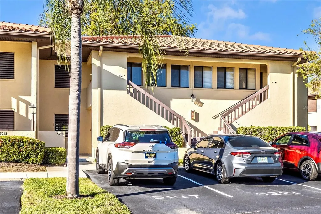 5219 Lake Village Drive Sarasota FL 34235