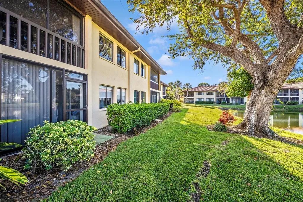 5219 Lake Village Drive Sarasota FL 34235