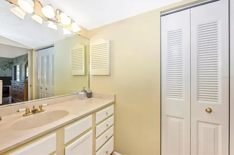 5219 Lake Village Drive Sarasota FL 34235