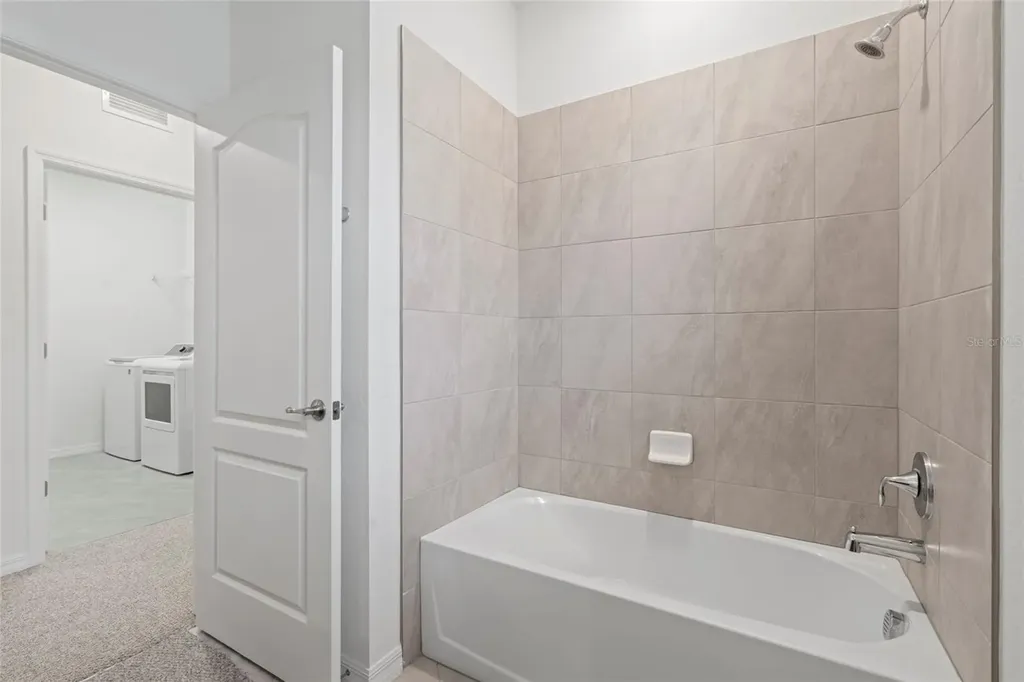 5115 Tobermory Way Bradenton FL 34211