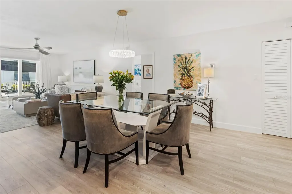 1055 W Peppertree Drive Sarasota FL 34242