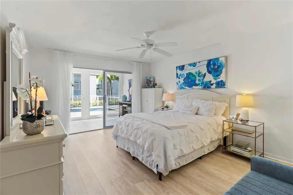 1055 W Peppertree Drive Sarasota FL 34242