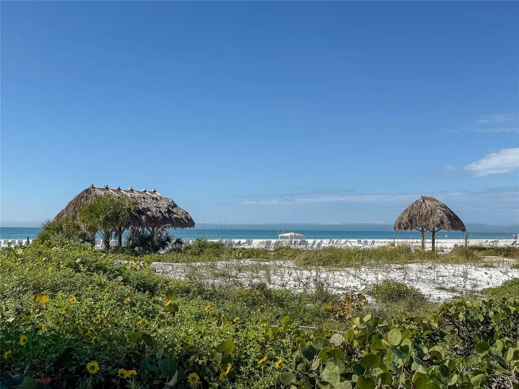 1055 W Peppertree Drive Sarasota FL 34242