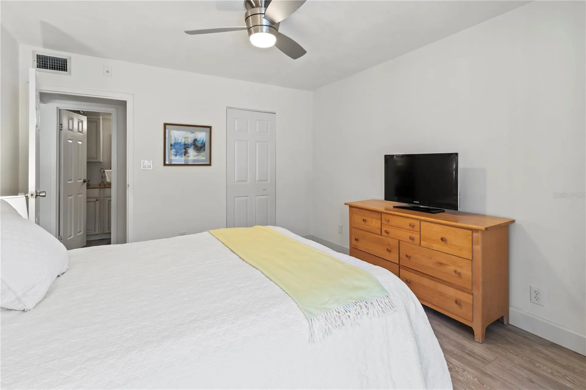 1055 W Peppertree Drive Sarasota FL 34242