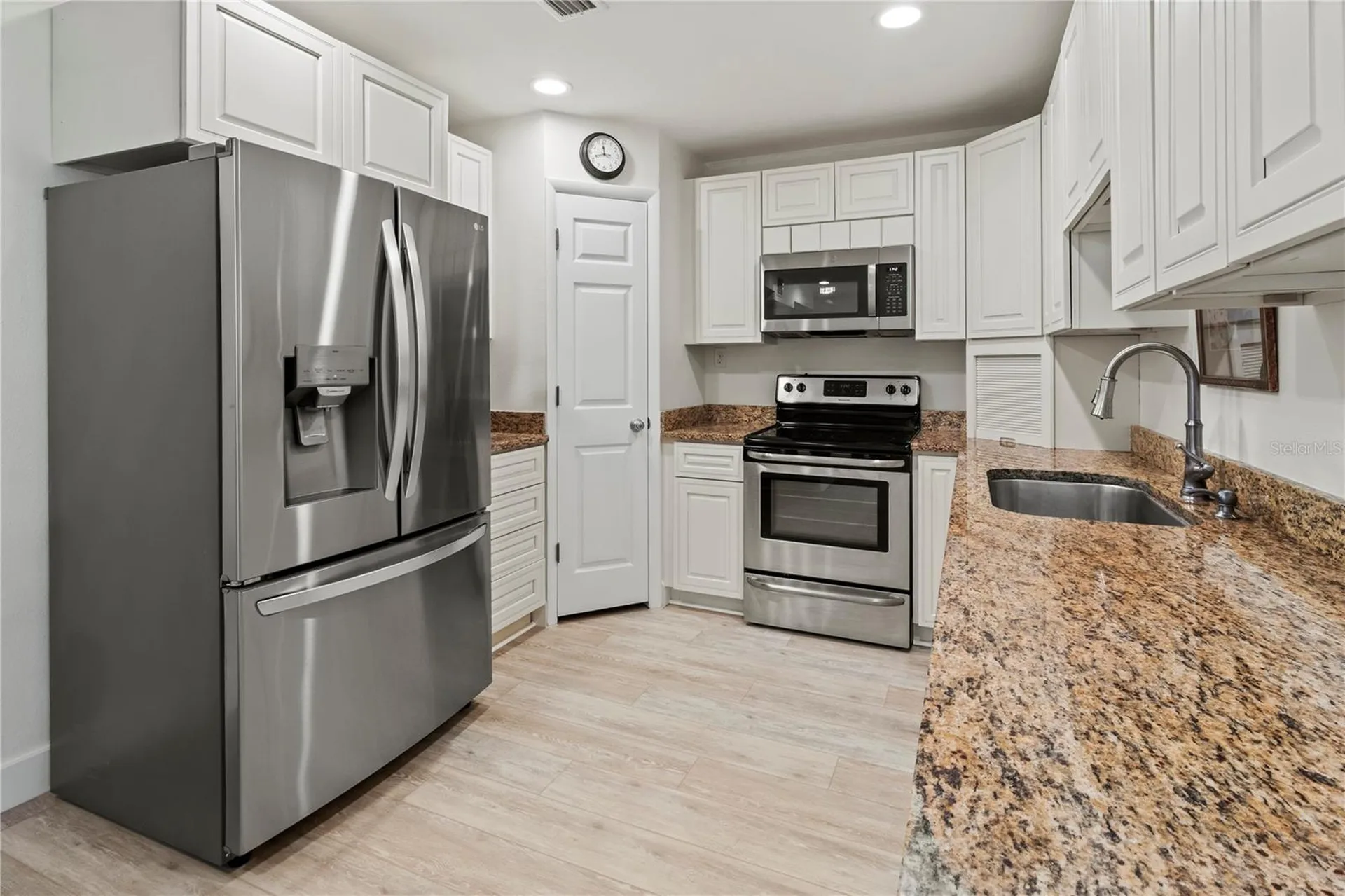 1055 W Peppertree Drive Sarasota FL 34242