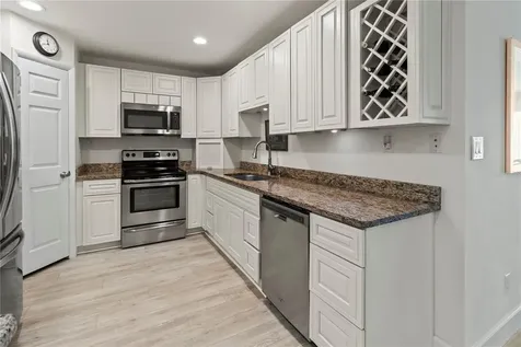 1055 W Peppertree Drive Sarasota FL 34242