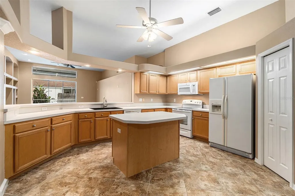 10019 Oxford Chapel Drive Tampa FL 33647