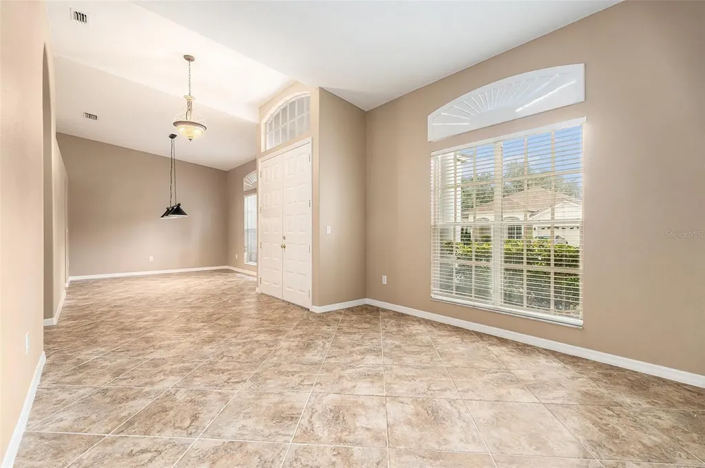 10019 Oxford Chapel Drive Tampa FL 33647