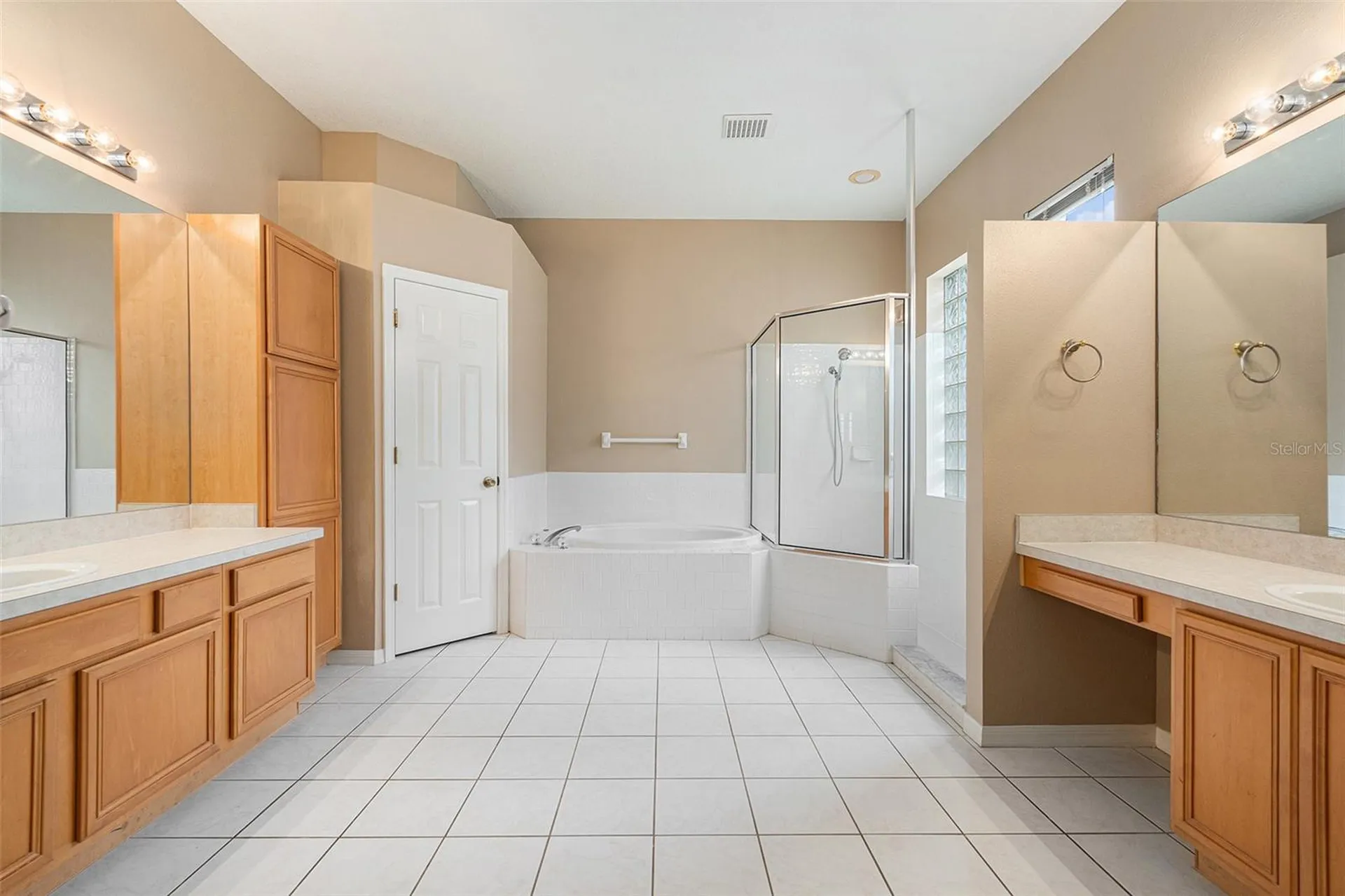 10019 Oxford Chapel Drive Tampa FL 33647