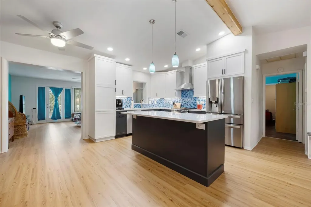 818 Eunice Drive Tarpon Springs FL 34689