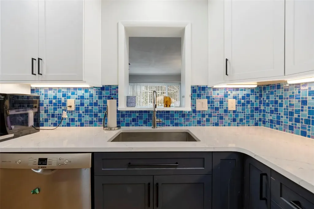 818 Eunice Drive Tarpon Springs FL 34689