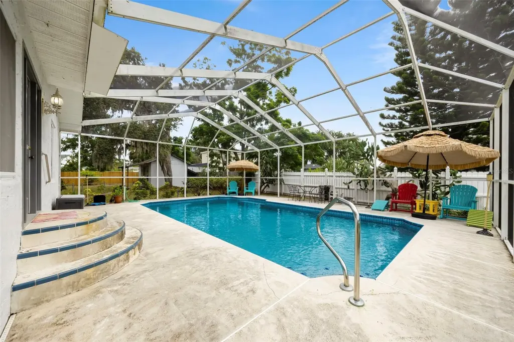 818 Eunice Drive Tarpon Springs FL 34689