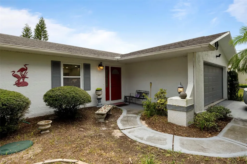 818 Eunice Drive Tarpon Springs FL 34689