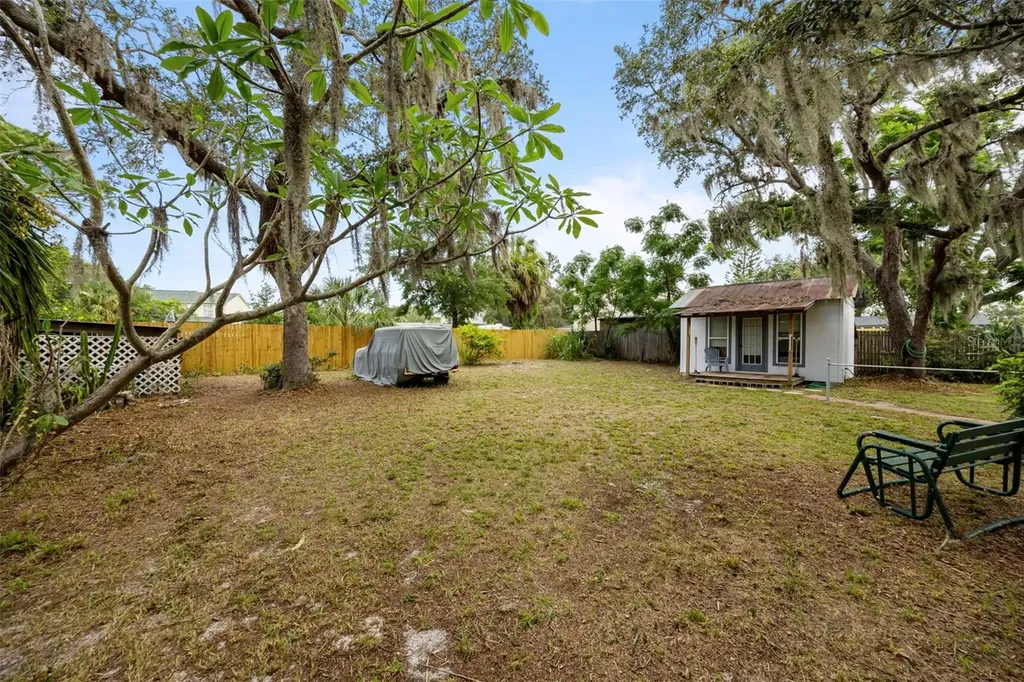 818 Eunice Drive Tarpon Springs FL 34689
