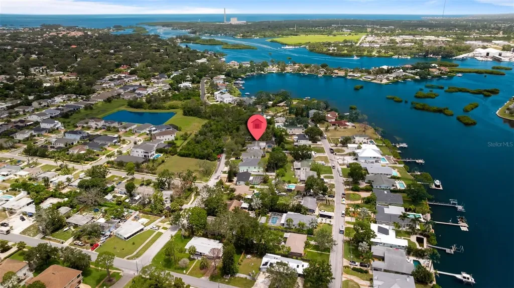 818 Eunice Drive Tarpon Springs FL 34689
