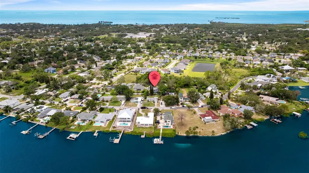 818 Eunice Drive Tarpon Springs FL 34689