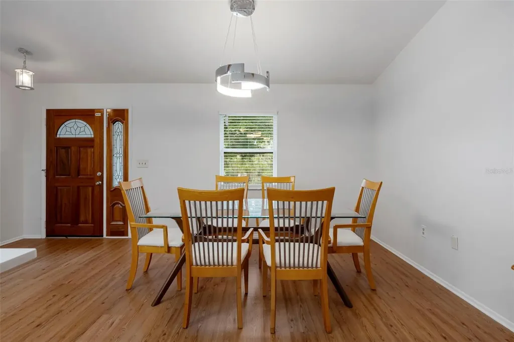 818 Eunice Drive Tarpon Springs FL 34689
