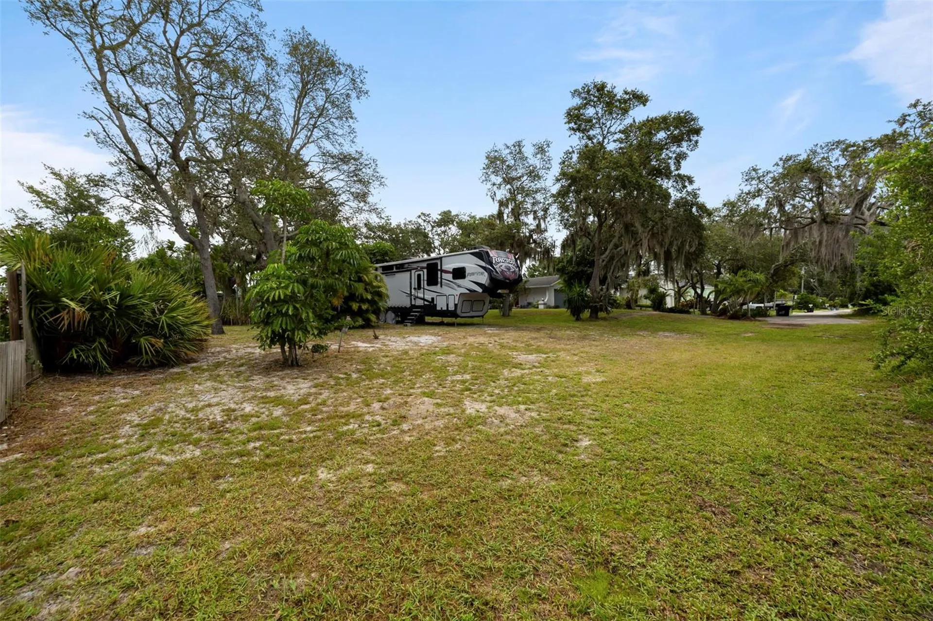818 Eunice Drive Tarpon Springs FL 34689