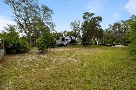818 Eunice Drive Tarpon Springs FL 34689