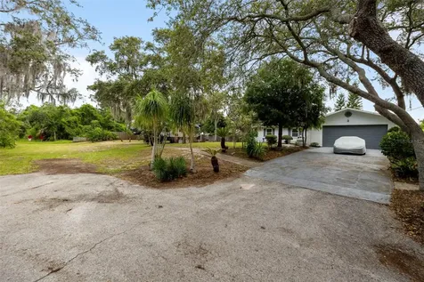 818 Eunice Drive Tarpon Springs FL 34689