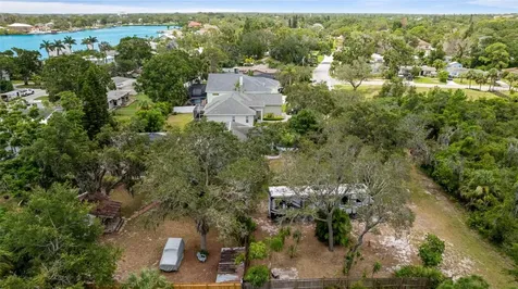 818 Eunice Drive Tarpon Springs FL 34689