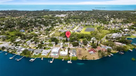 818 Eunice Drive Tarpon Springs FL 34689