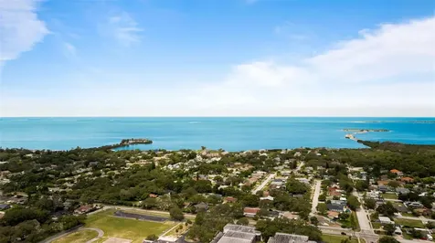 818 Eunice Drive Tarpon Springs FL 34689