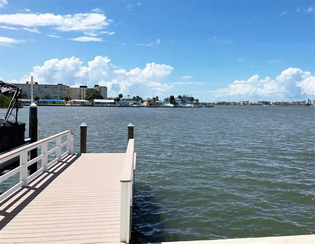 628 Boca Ciega Point Boulevard S St Petersburg FL 33708