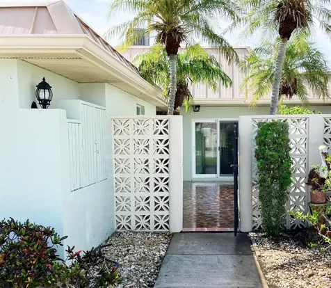 628 Boca Ciega Point Boulevard S St Petersburg FL 33708