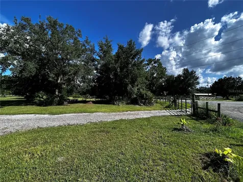 15401 Co Road 450 Umatilla FL 32784
